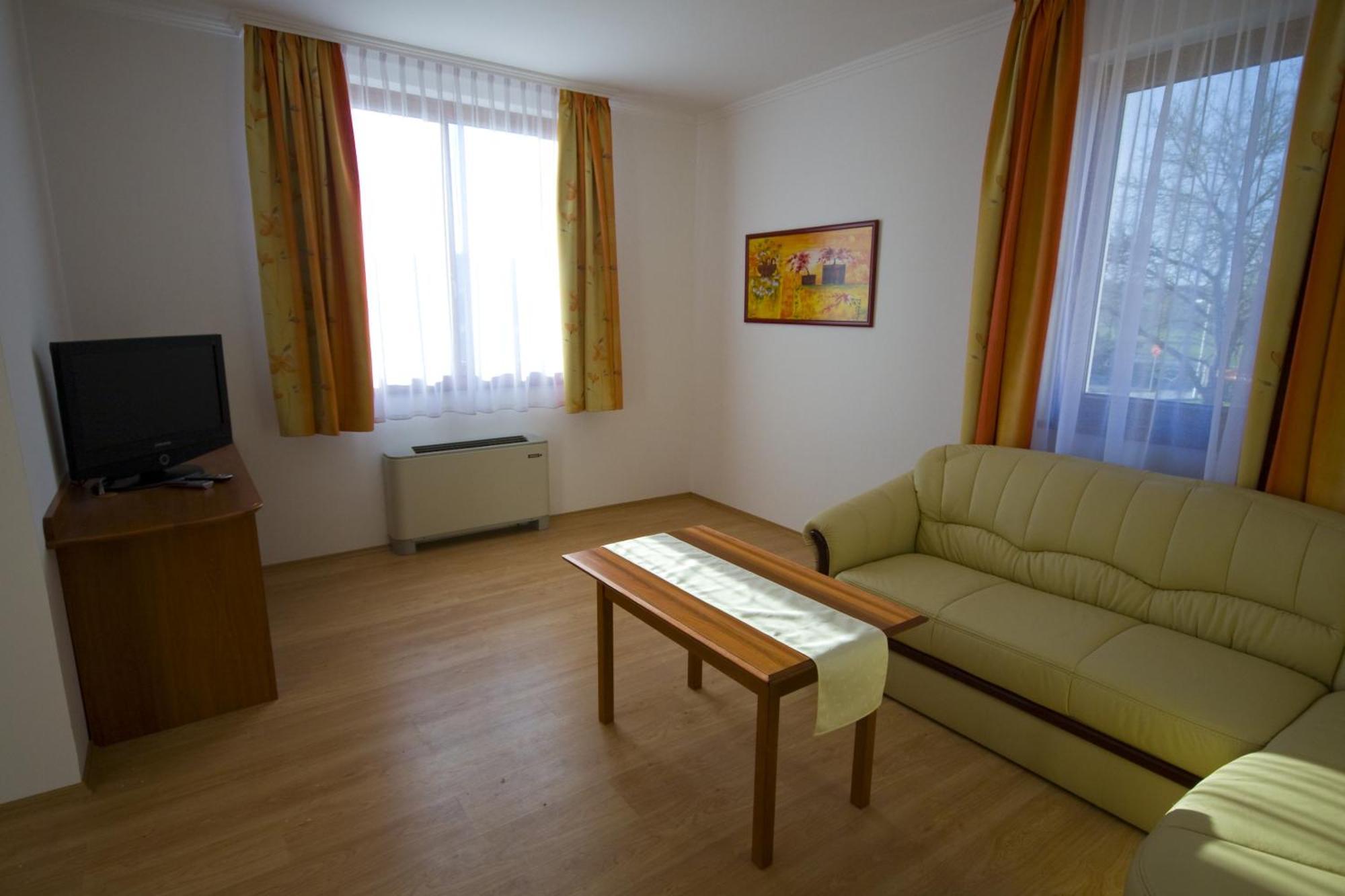 Szerencsemak Panzio Apartment Kehidakustany Bilik gambar